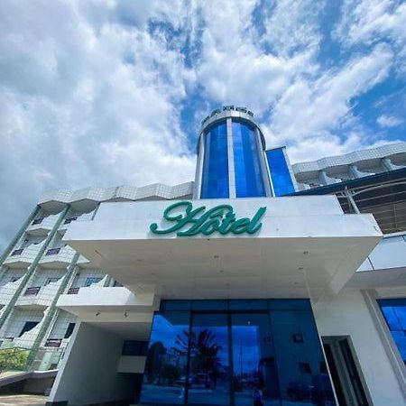 Hotel Vallee Des Princes Douala Exterior photo